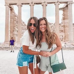 Meet your Posher, Alexis